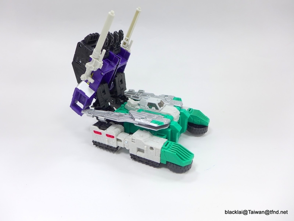 Generations Titans Return Sixshot   In Hand Photos Of Wave 3 Leader Class Figure  (48 of 89)